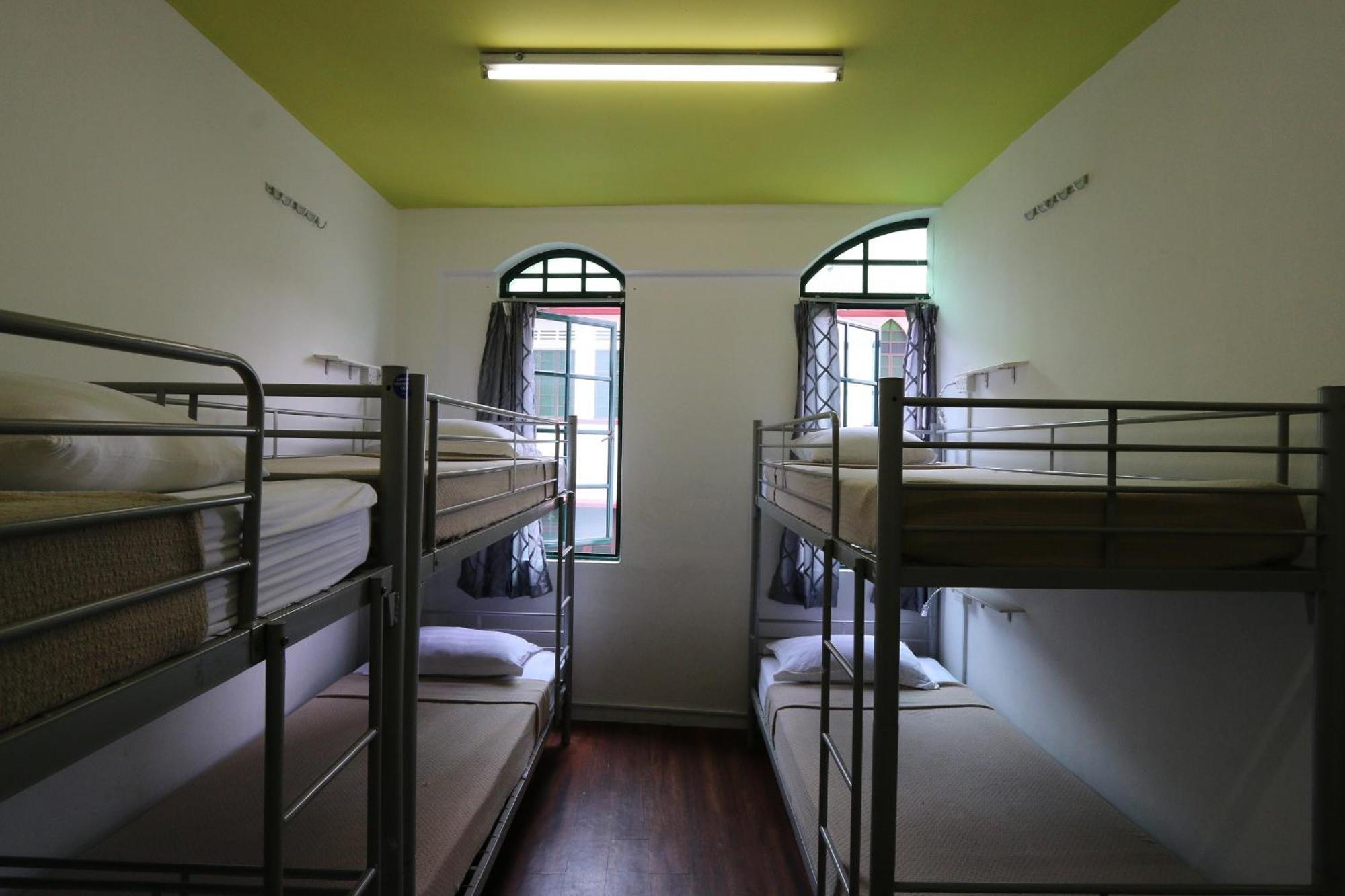 Footprints Hostel, Singapore