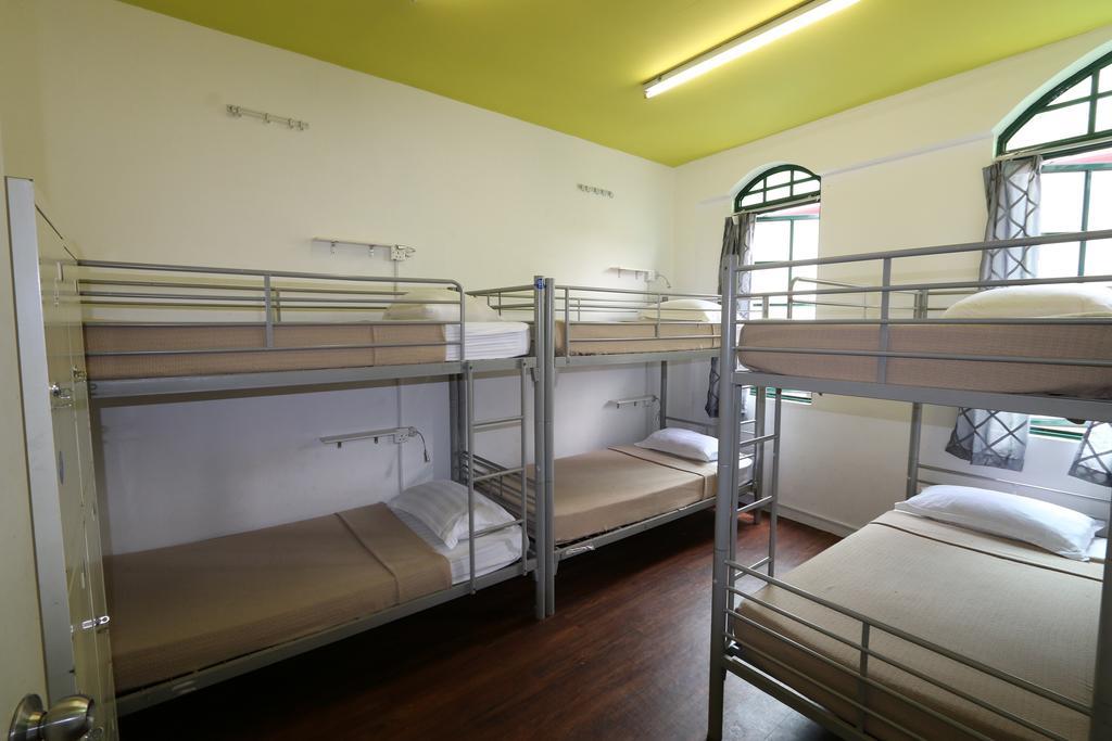 Footprints Hostel, Singapore