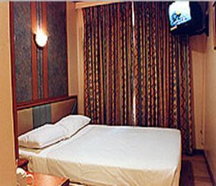 81 Premier Hollywood 2*