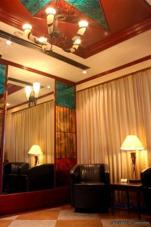 Hotel 81 Gold 2*