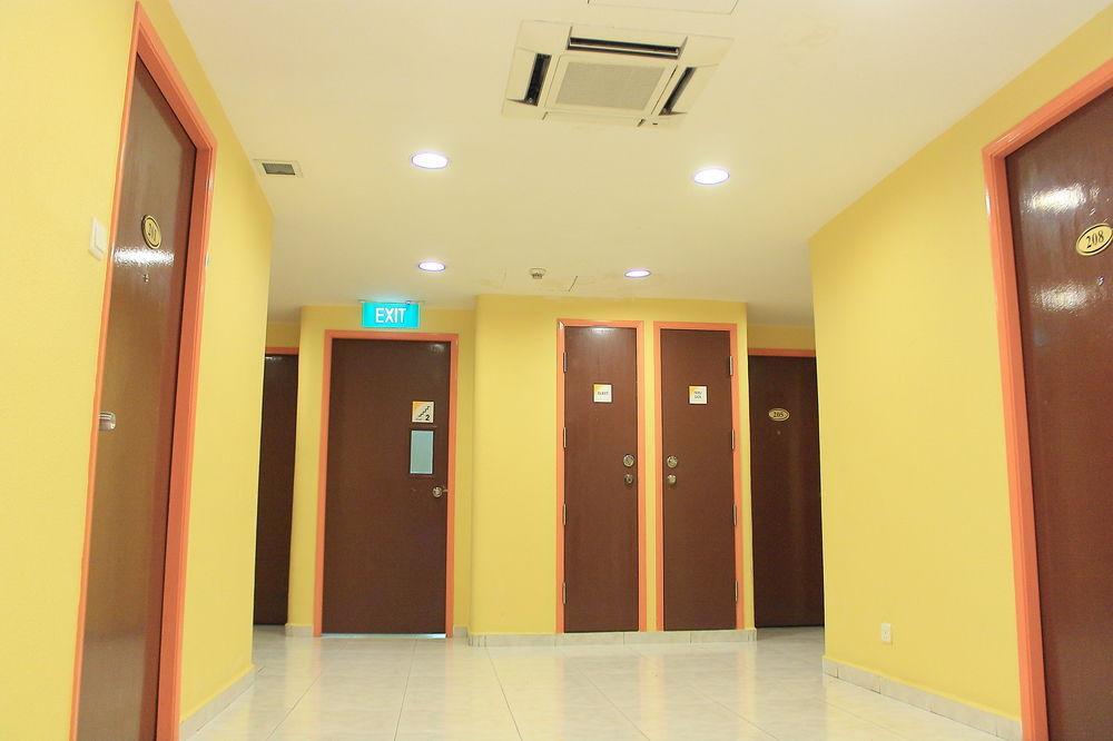 Ibis Budget Ametrine Hotel 2*