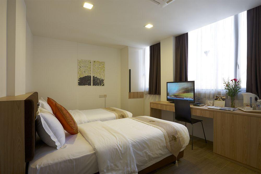 Hotel Dash Living On Mackenzie 3*