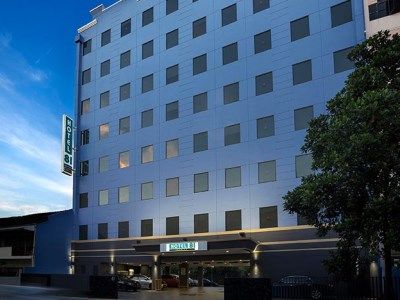 81 Premier Hollywood Hotel