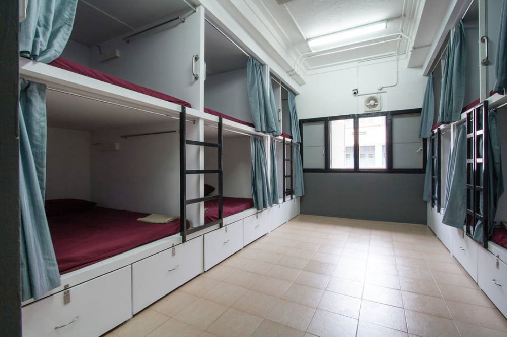 Capsule hotel Meadows *