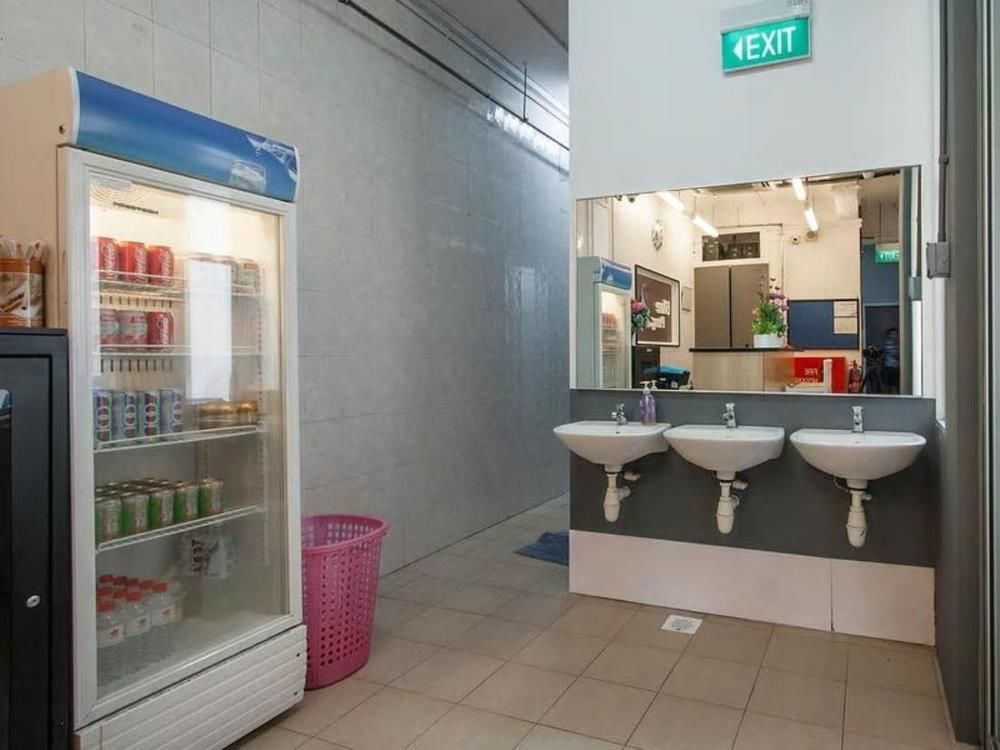 Capsule hotel Meadows Singapore