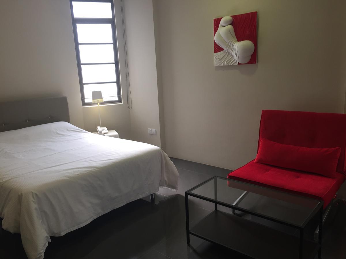 Triple 2 Studio Aparthotel