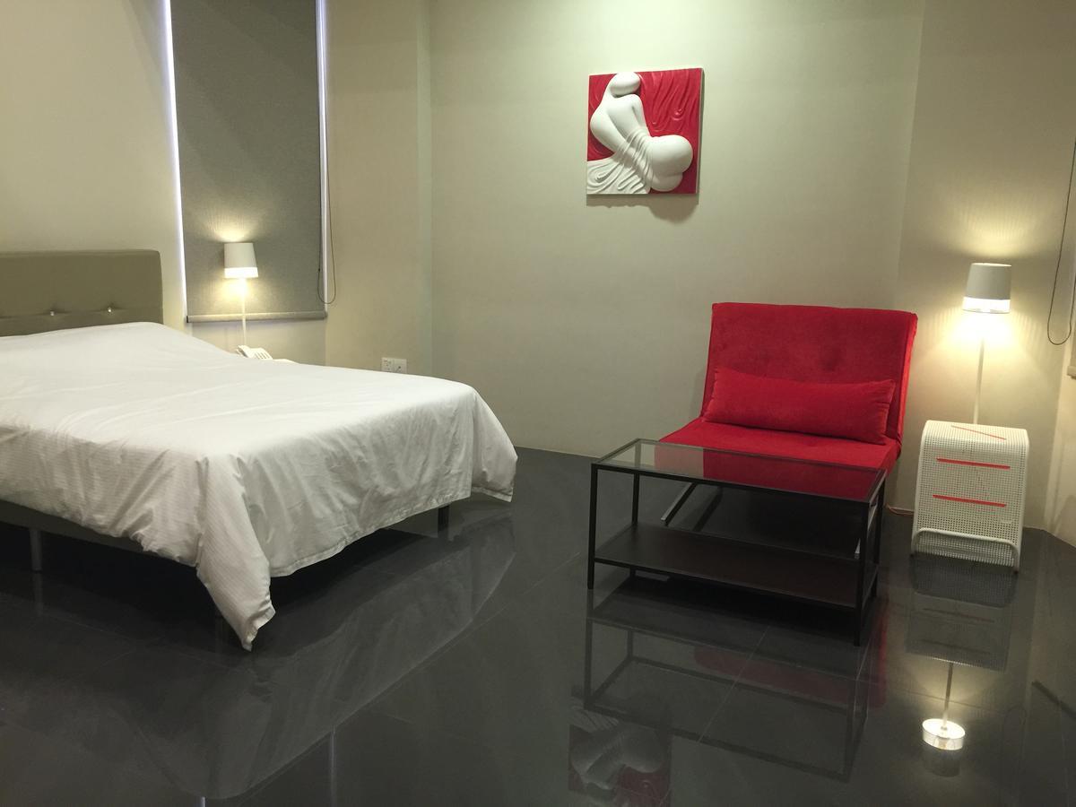 Triple 2 Studio Aparthotel 3*