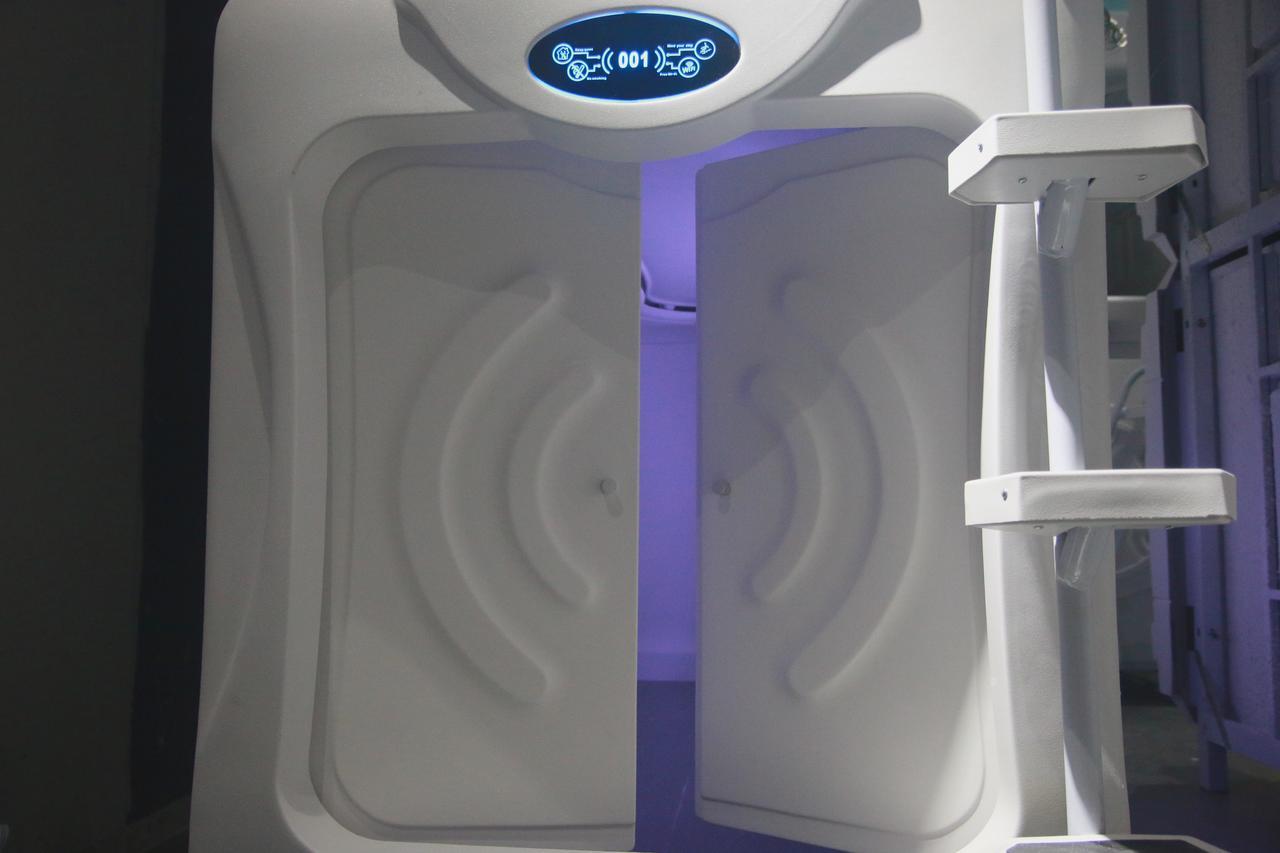 Capsule hotel Met A Space Pod @ Chinatown Singapore