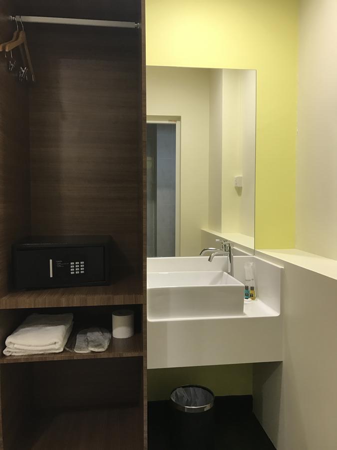 Hotel L At 51 Desker Singapore