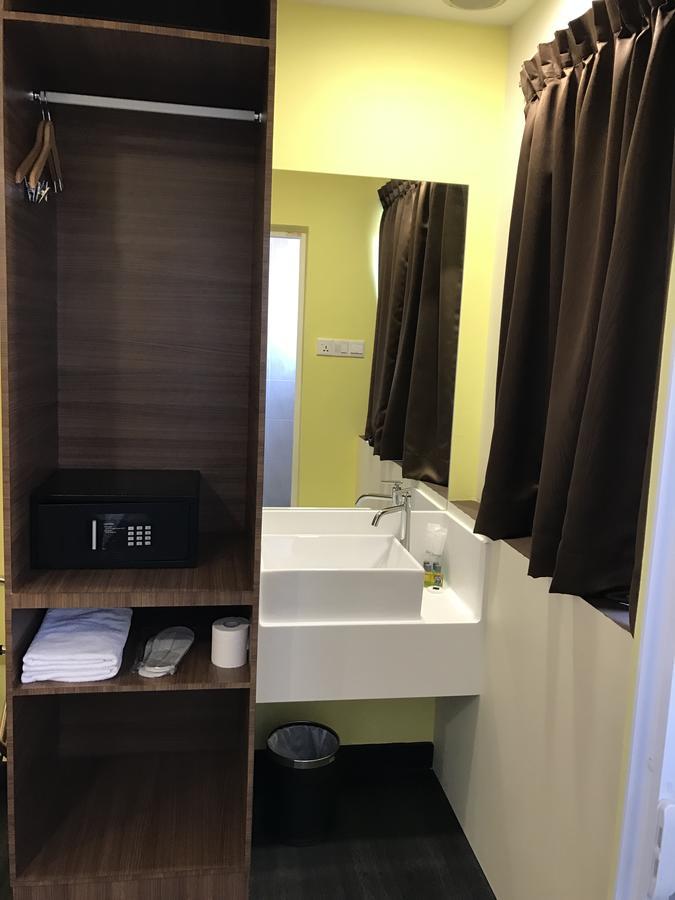 Hotel L At 51 Desker 2*