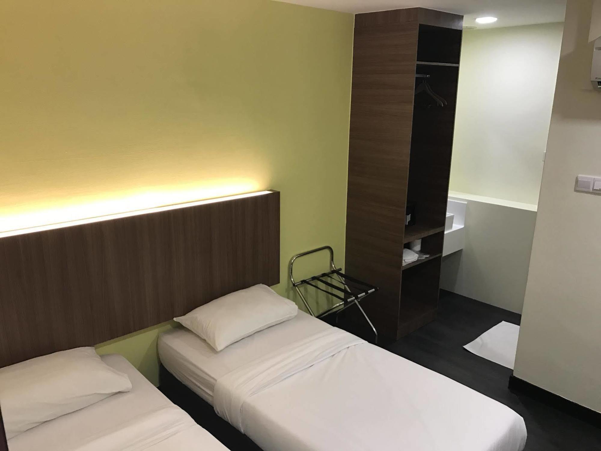 Hotel L At 51 Desker 2*