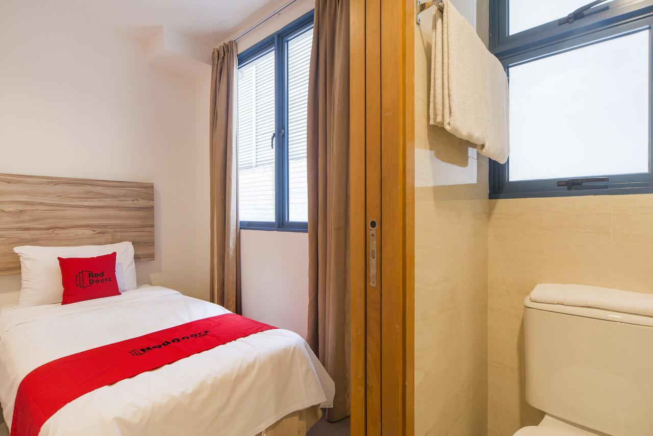 Hotel Reddoorz Plus @ Victoria Street 3*