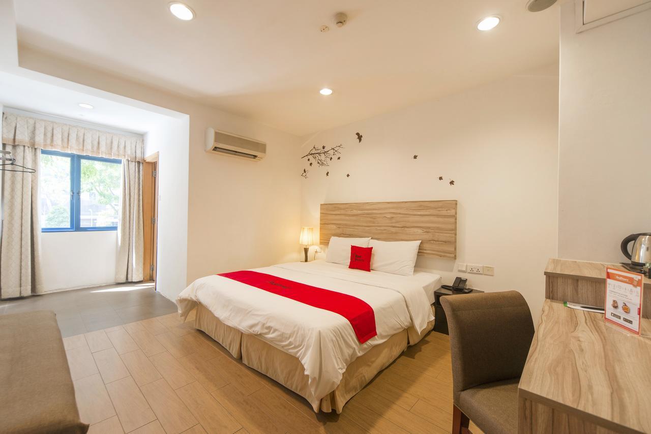Reddoorz Plus @ Victoria Street