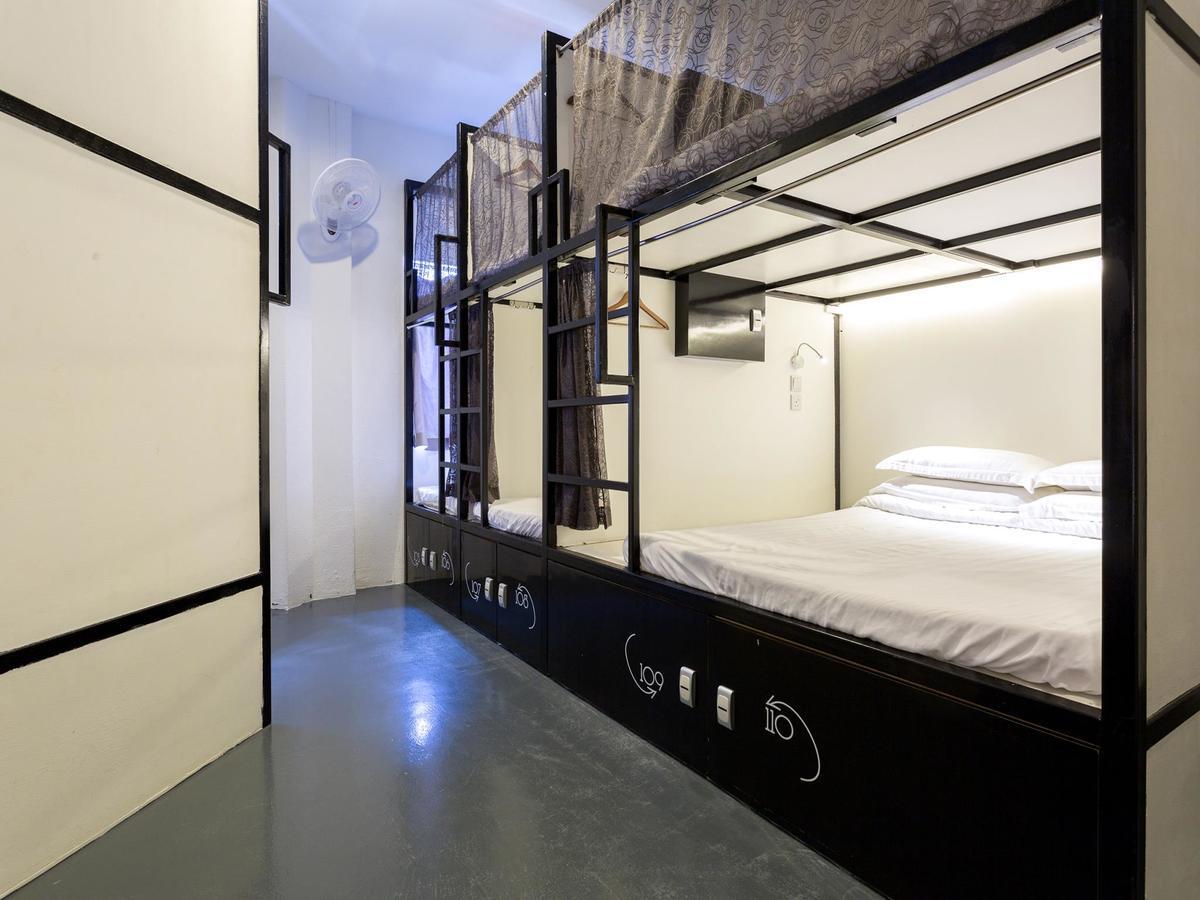 Capsule hotel Abc Premium
