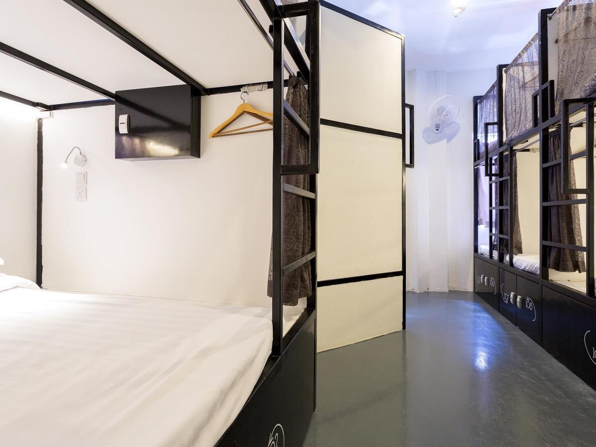 Capsule hotel Abc Premium