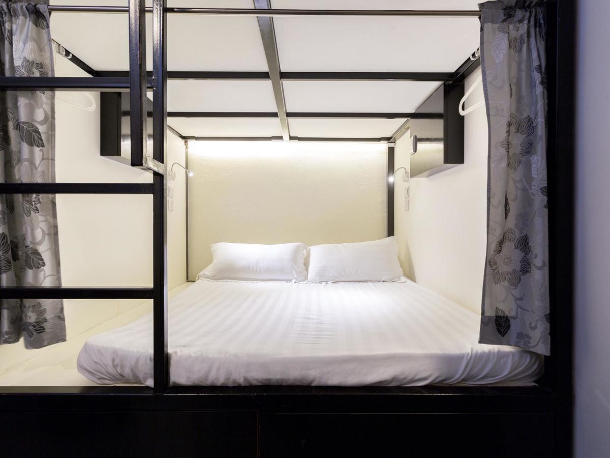 Capsule hotel Abc Premium