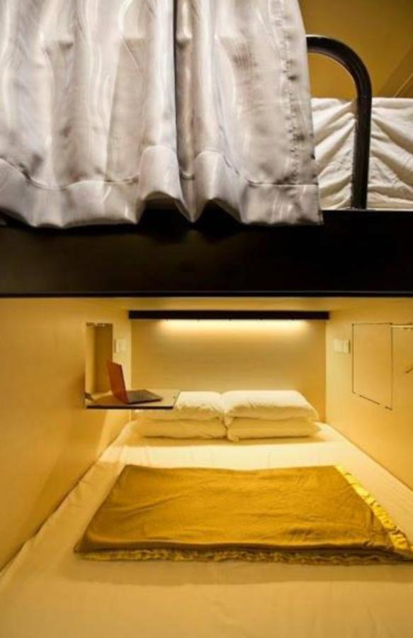 Capsule hotel 7 Wonders Boutique Capsule Singapore
