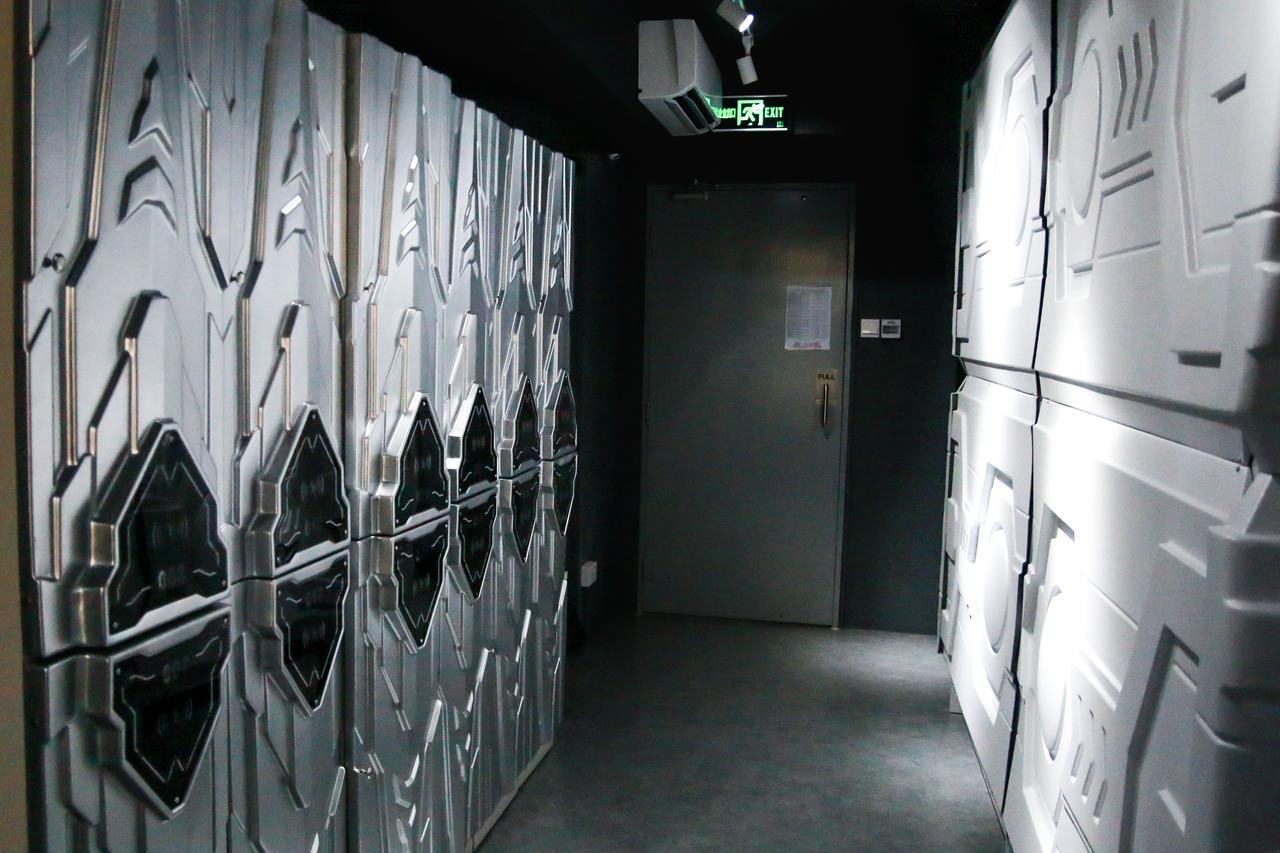 Met A Space Pod @ Chinatown Capsule hotel 2*