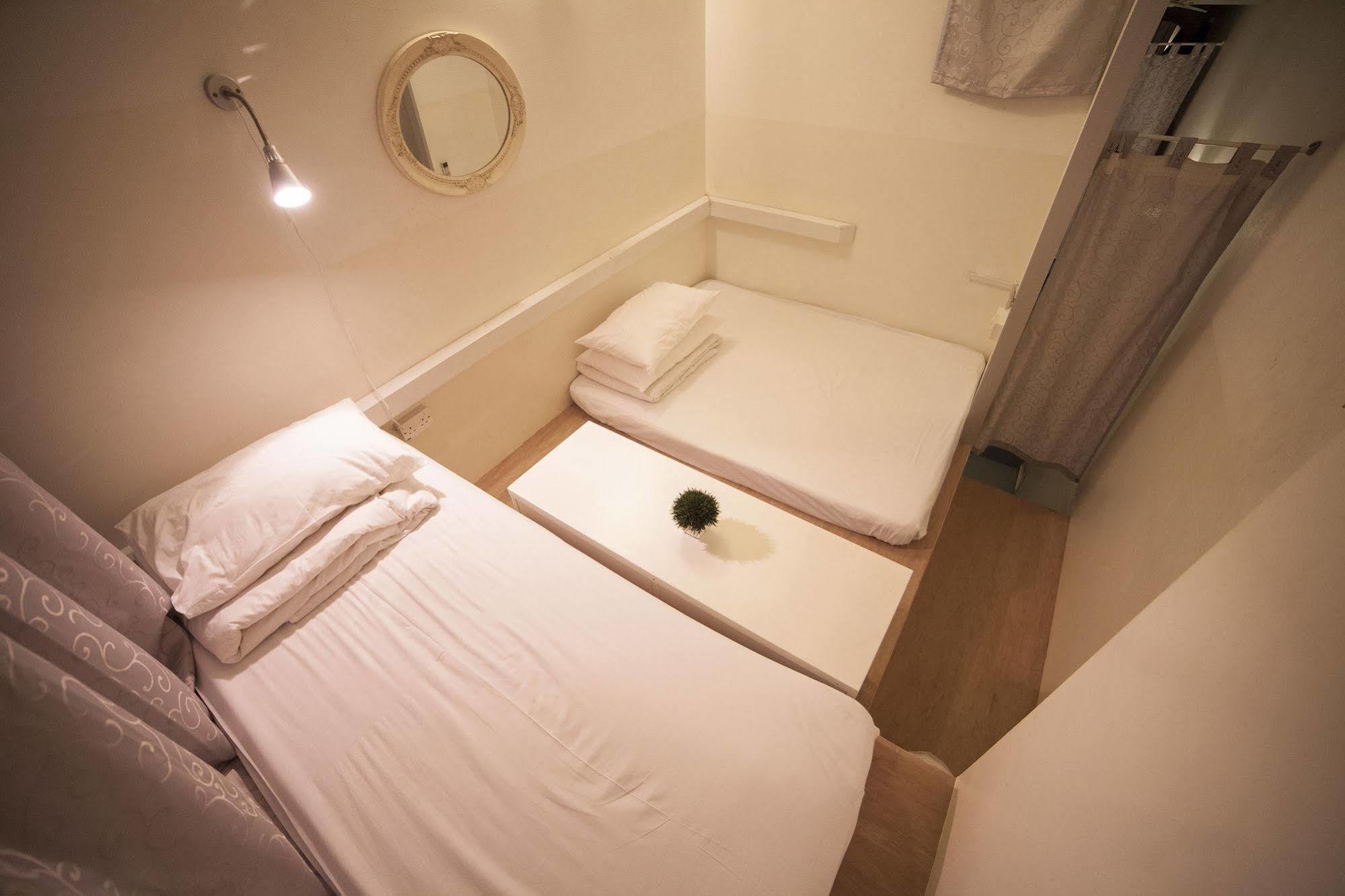 Blanc Hostel