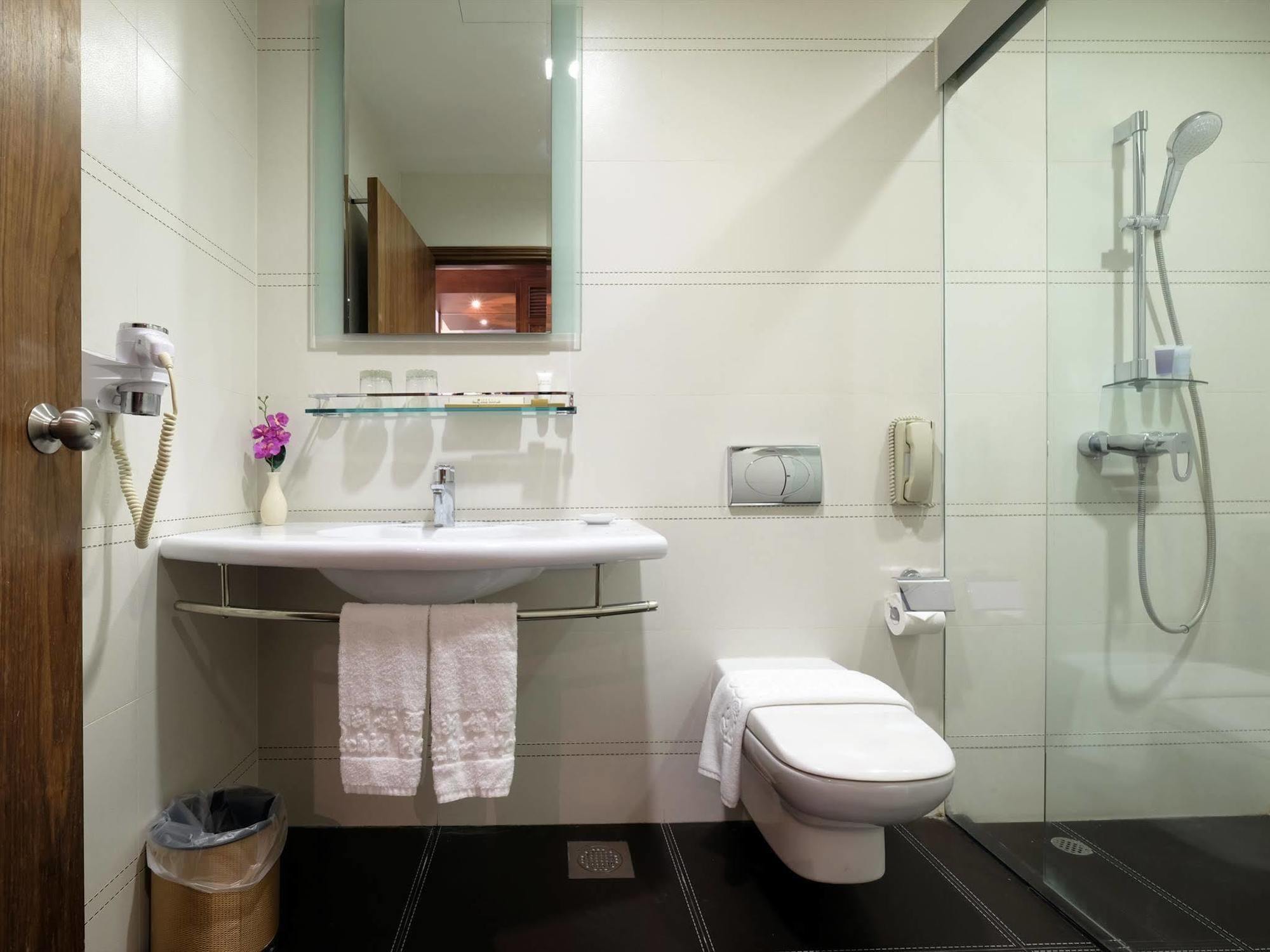 Orchid Hotel