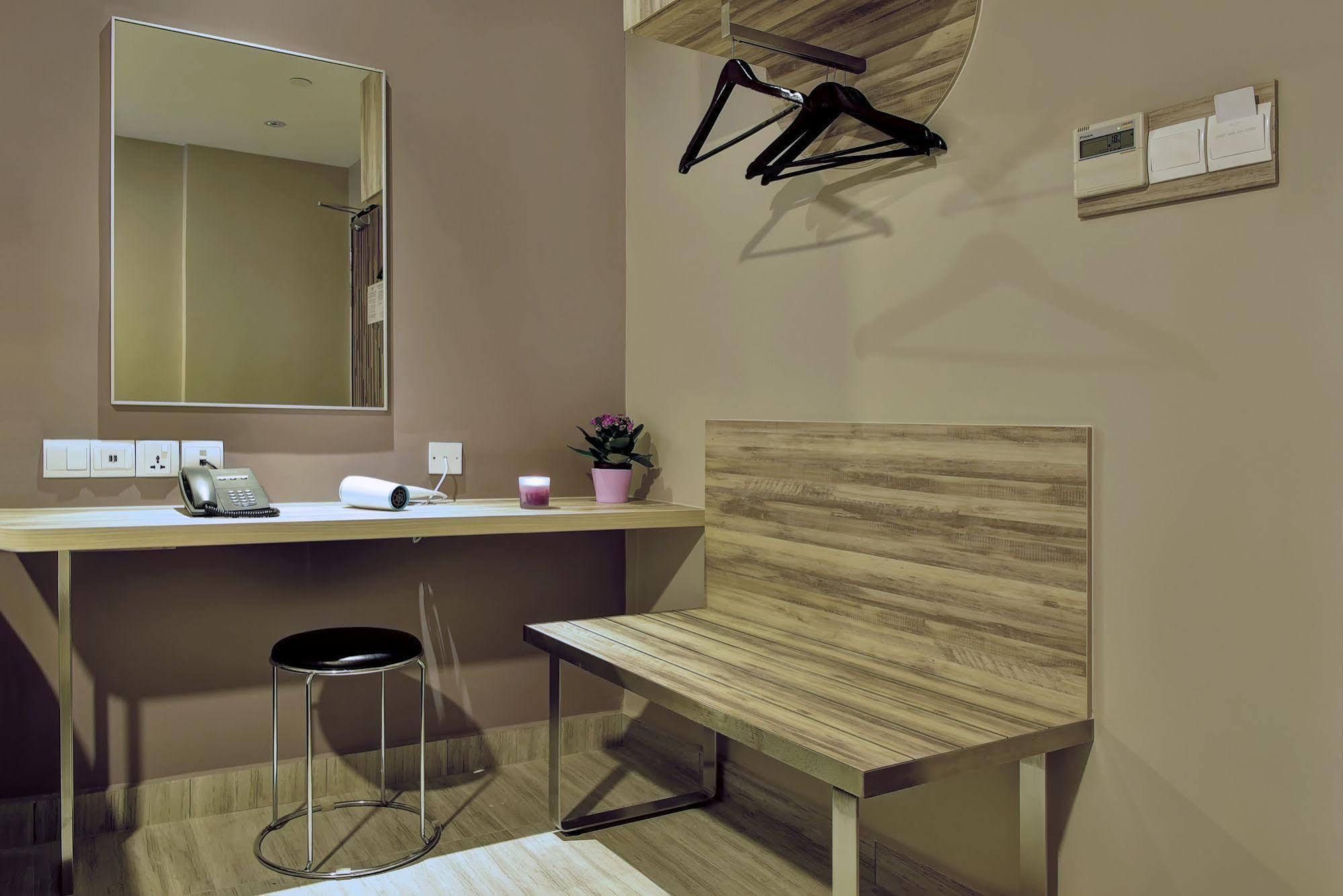 Ibis Budget Crystal 2*