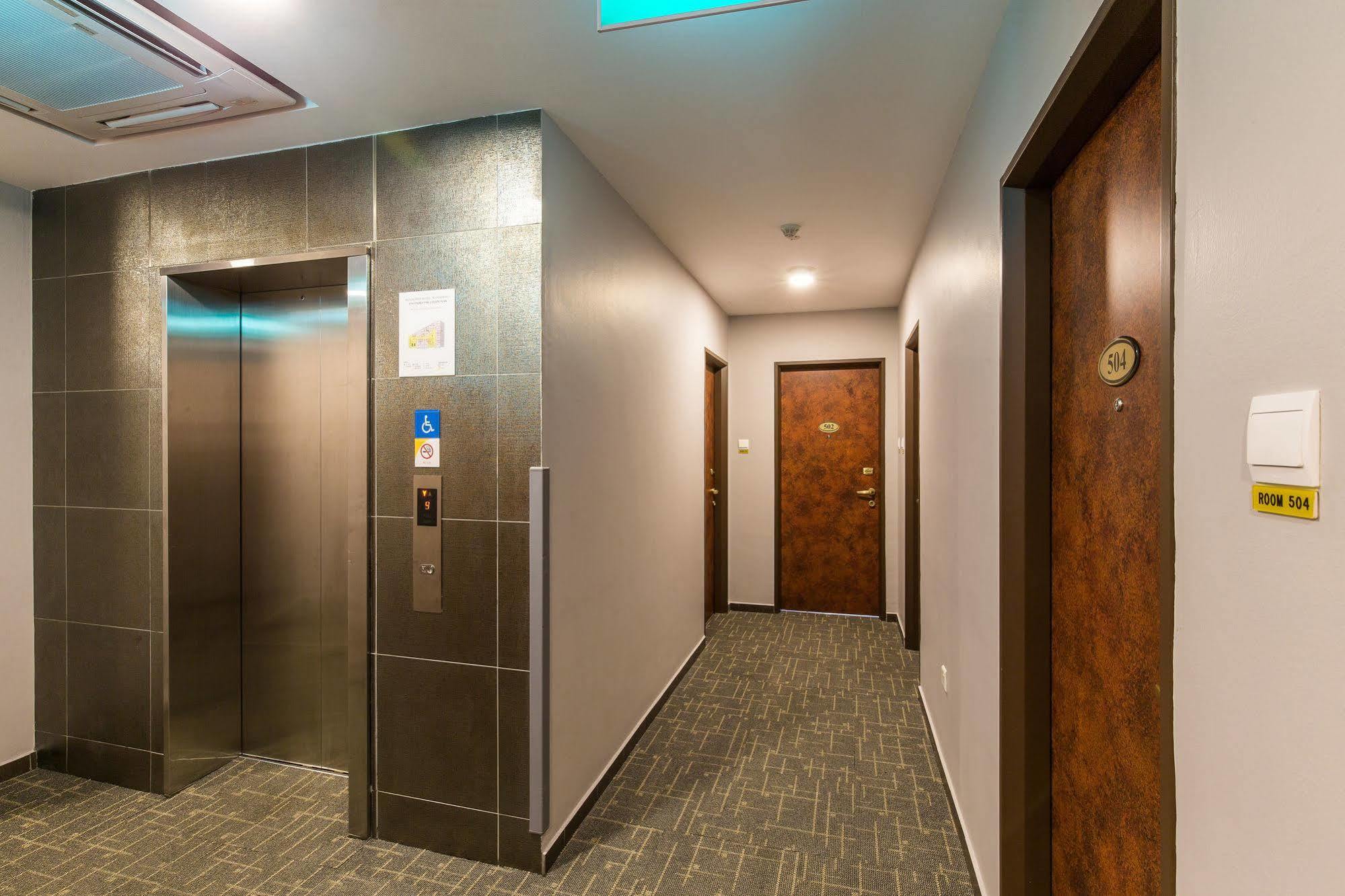 Hotel Ibis Budget West Coast