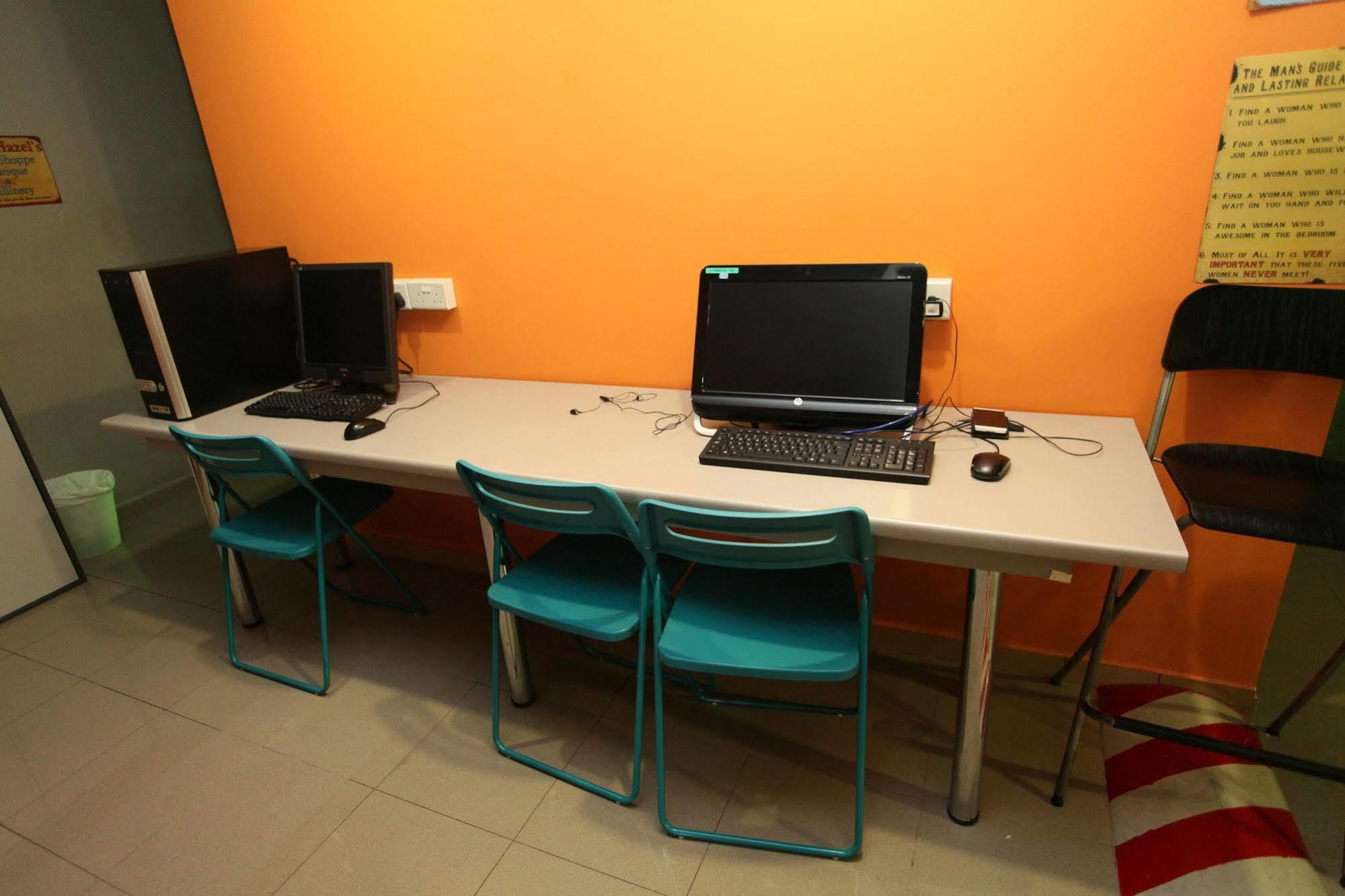 Hostel Reddoorz @ Kallang Mrt *