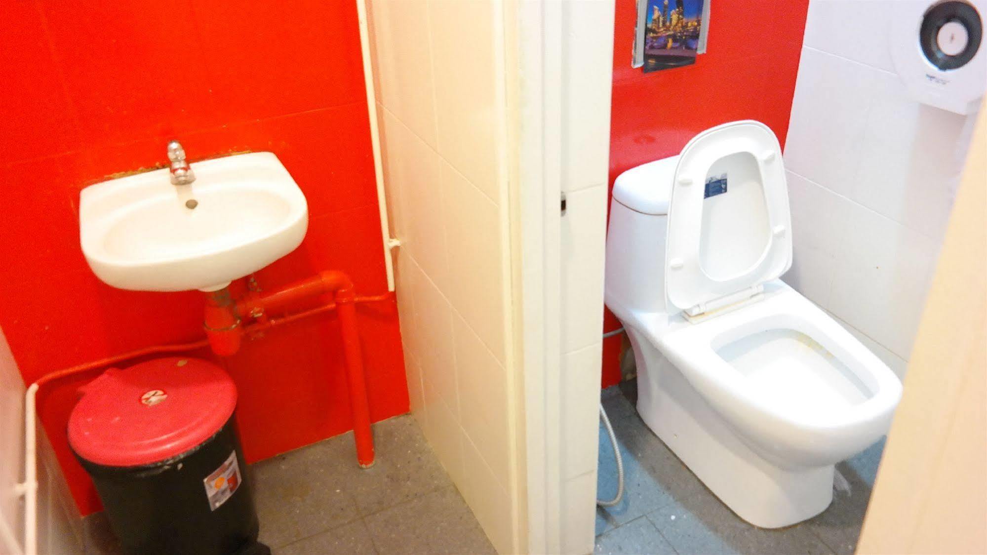 Hostel Plush Pods