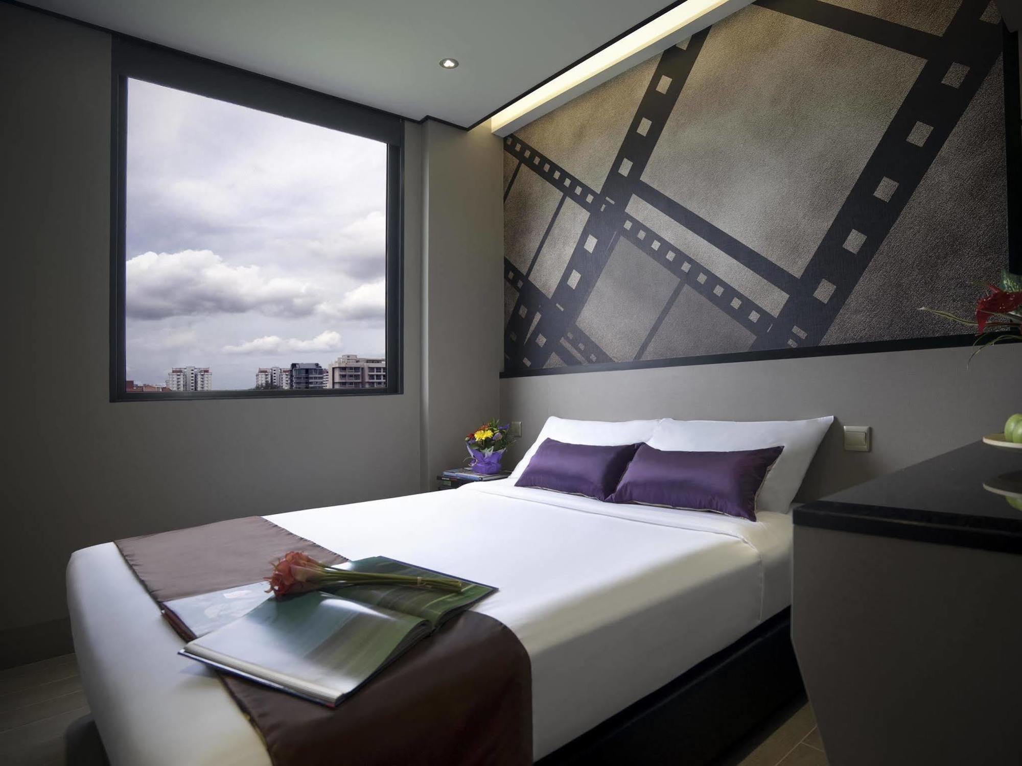 Hotel 81 Premier Hollywood 2*