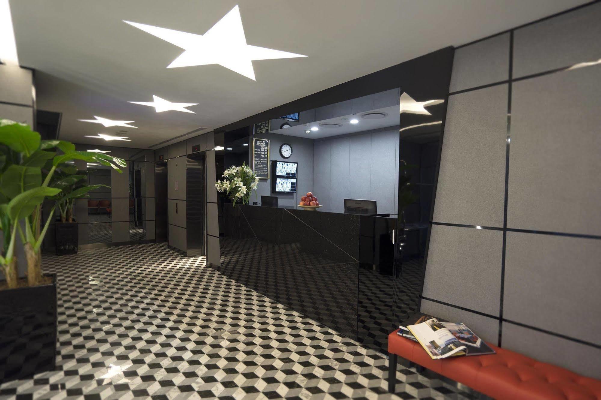 81 Premier Hollywood Singapore