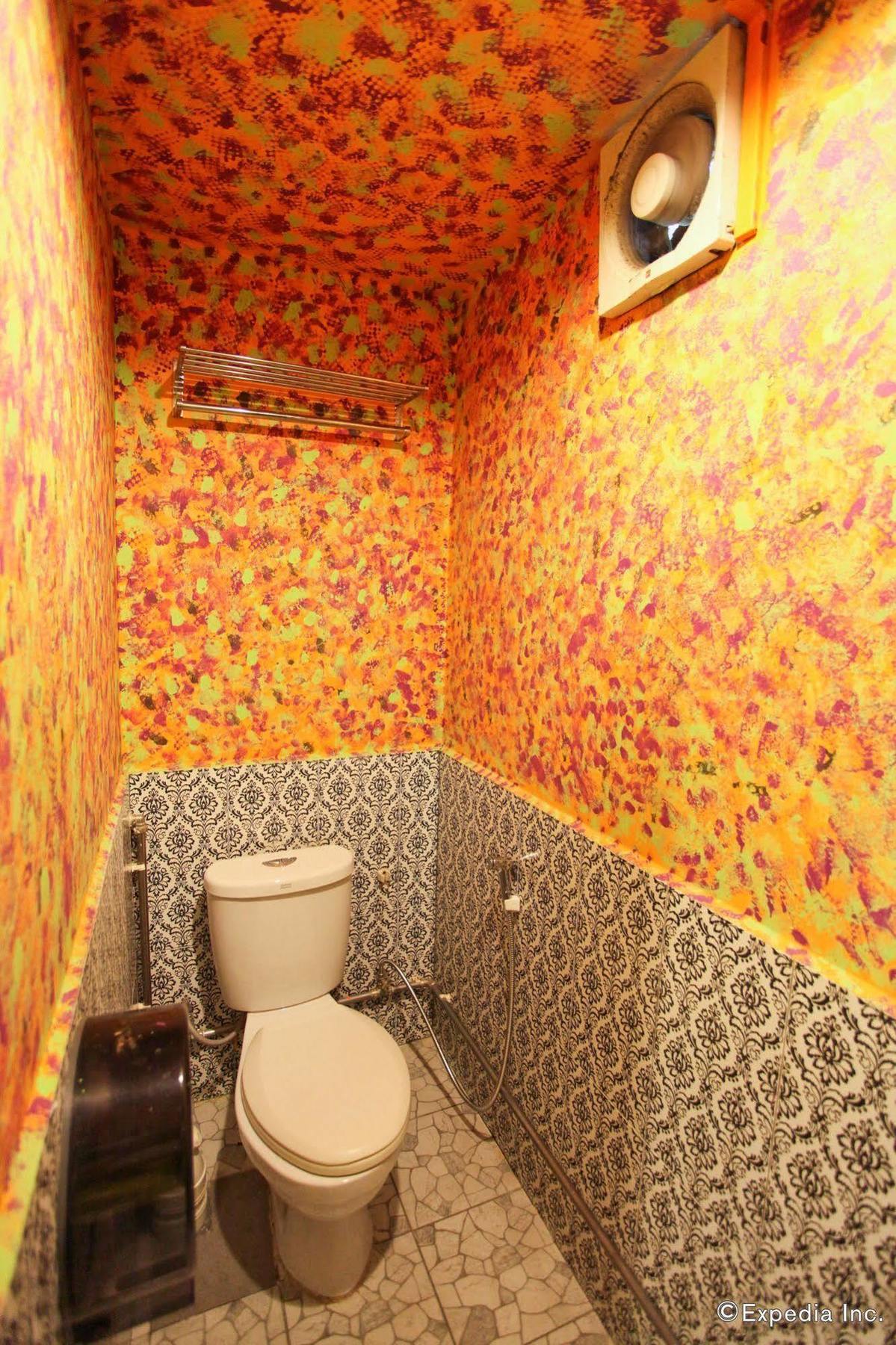 Moni Gallery Hostel