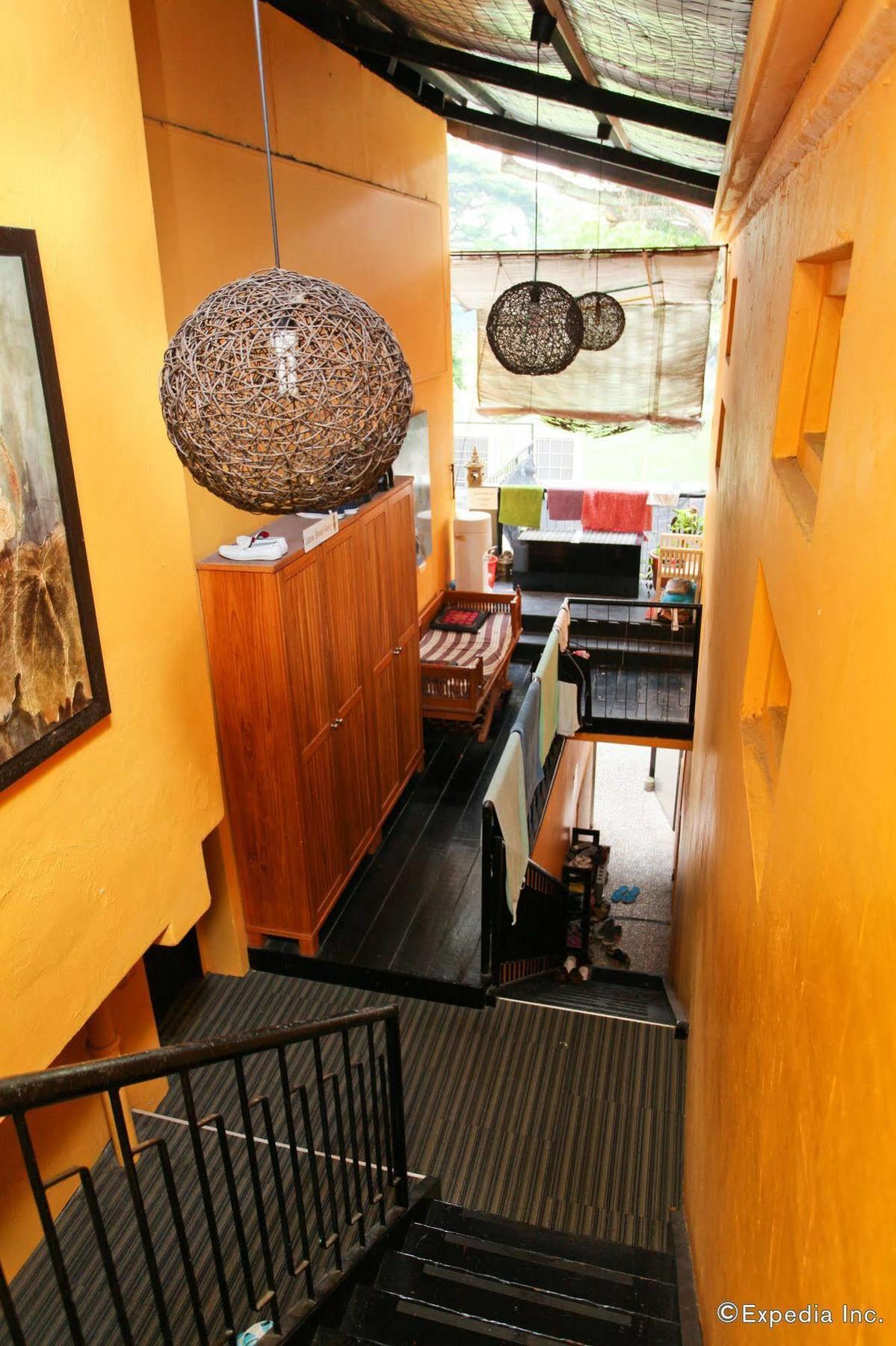 Moni Gallery * Singapore