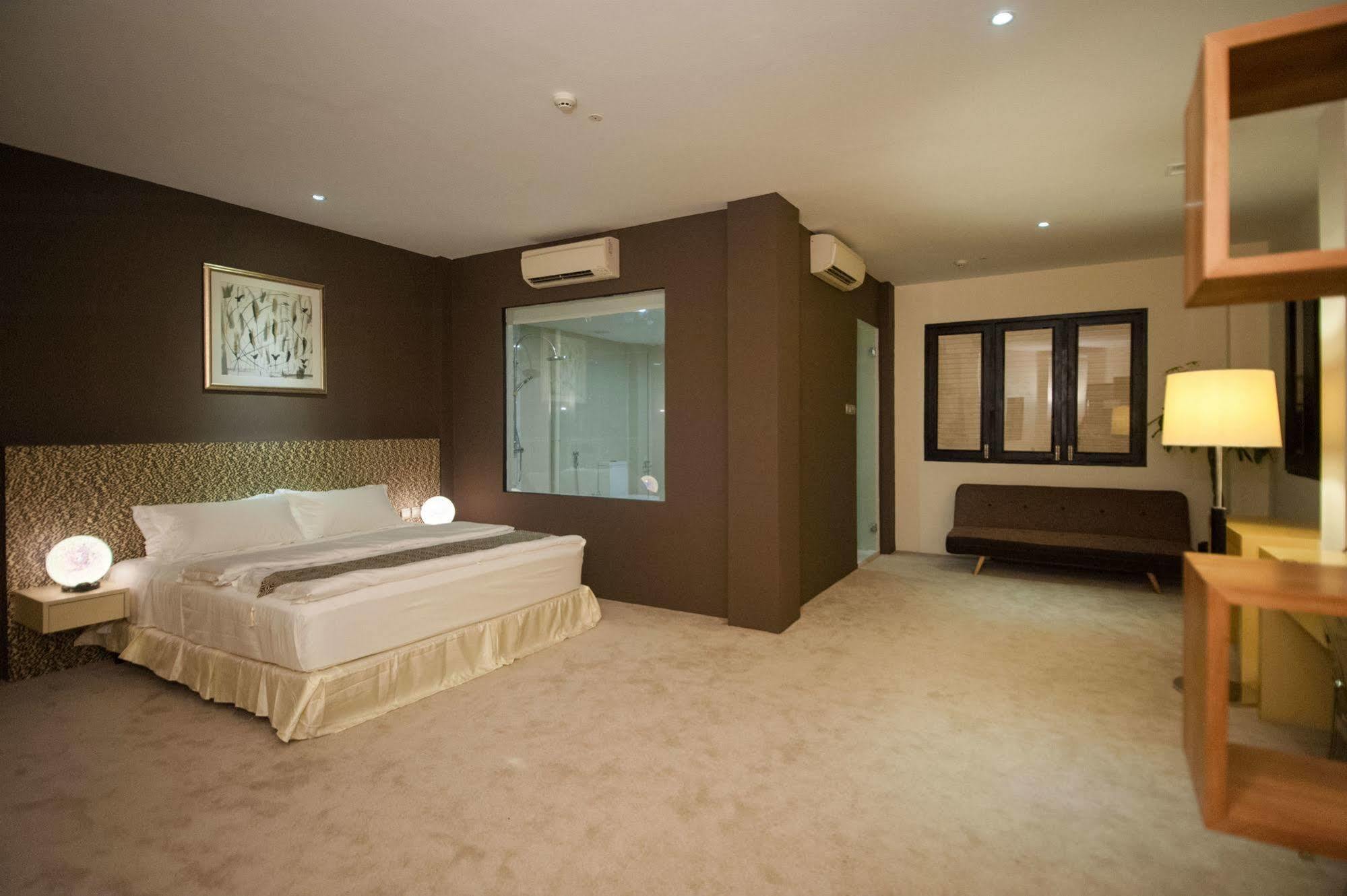 Raintr33 Hotel Singapore