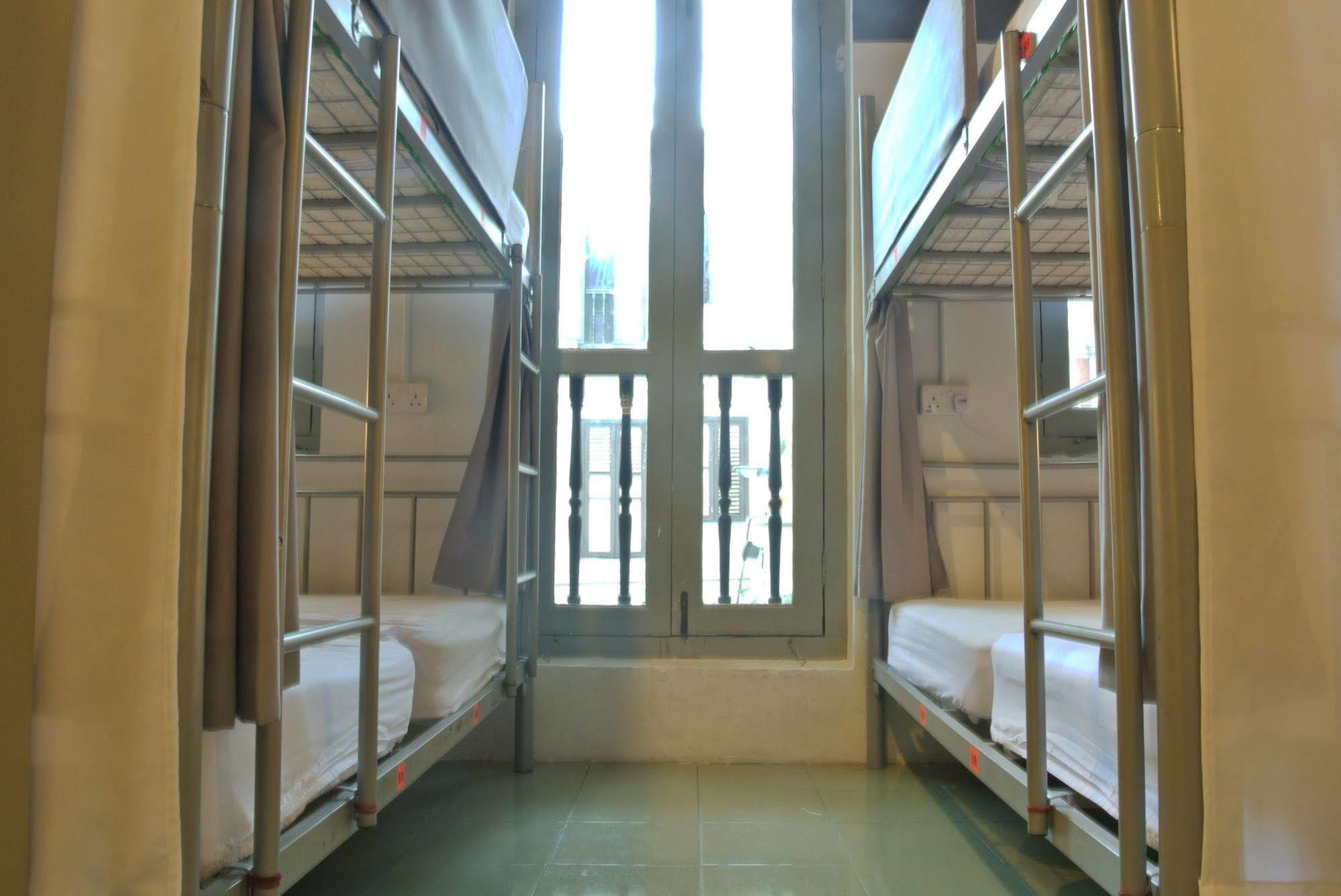 Royal Hostel *