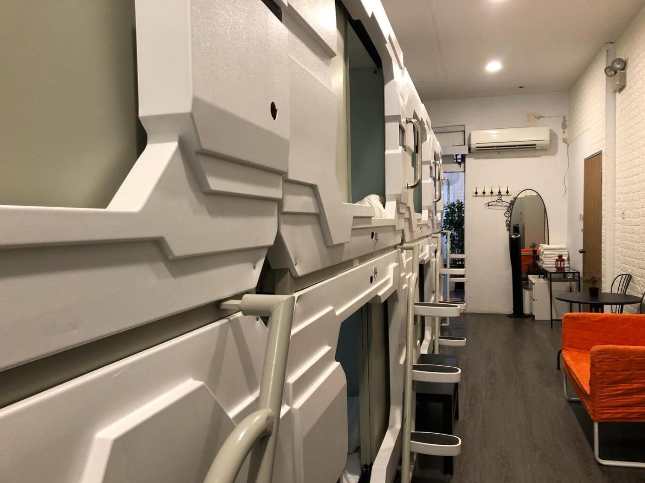 Oh My Pods Hostel *