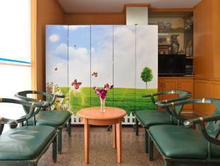 Bright Star Hotel 2*