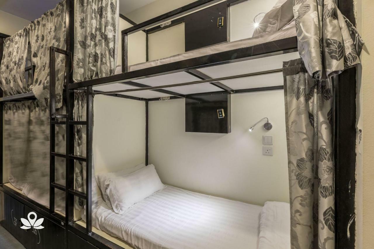 Capsule hotel Abc Premium