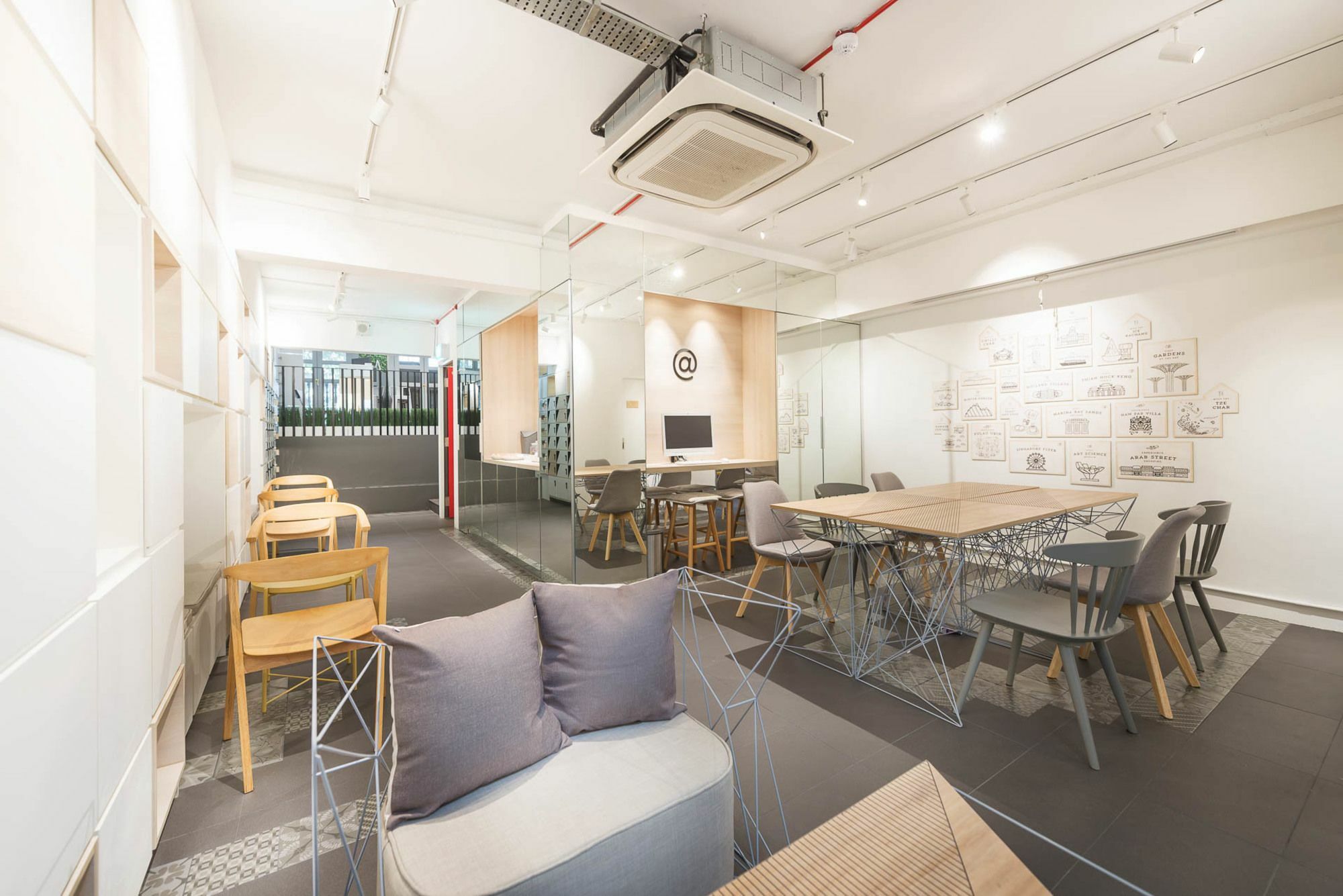 Capsule hotel Eighteen By Three