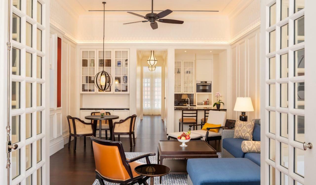 Raffles 5* Singapore