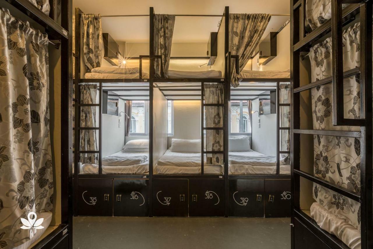 Capsule hotel Abc Premium