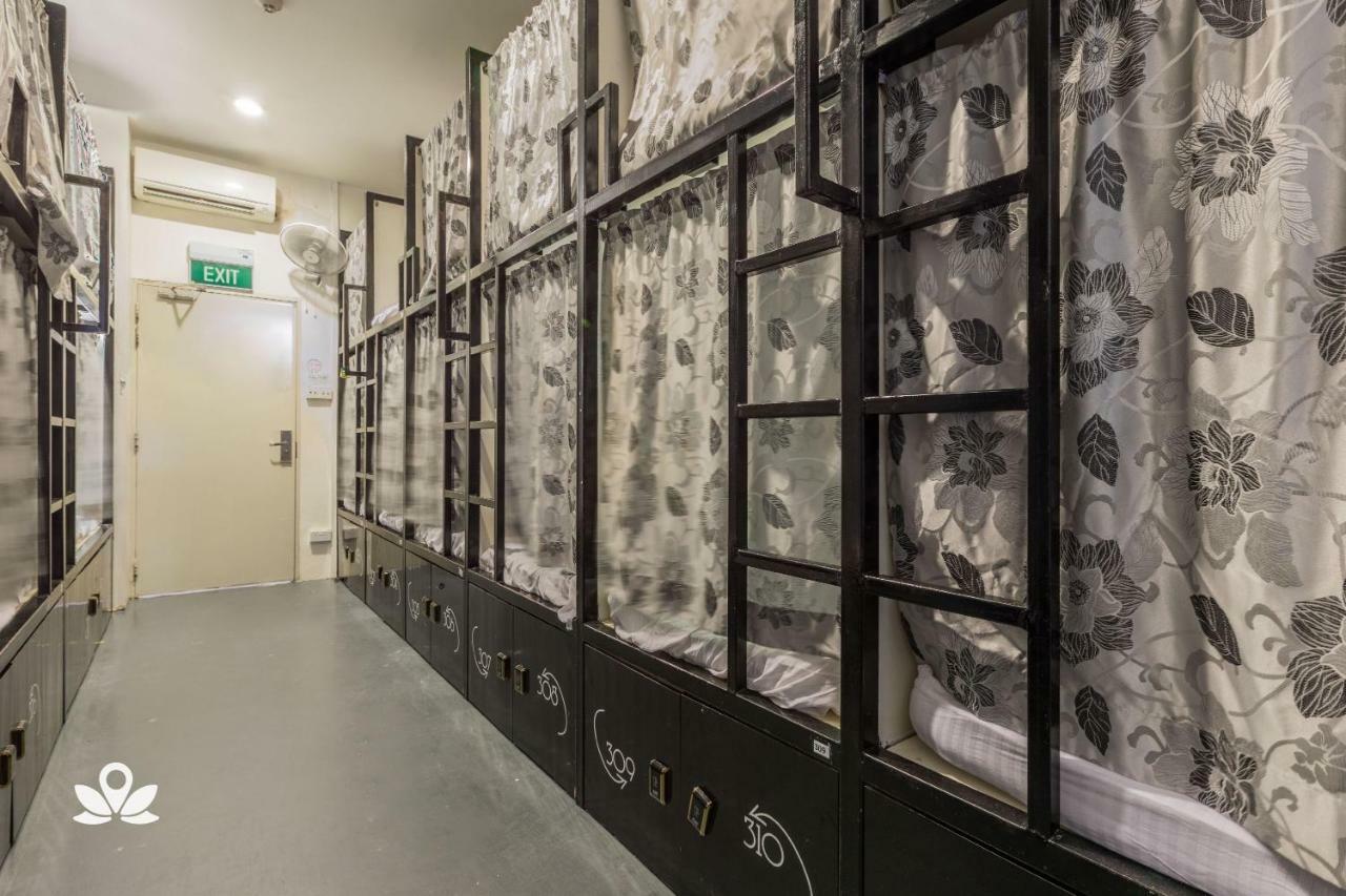 Capsule hotel Abc Premium