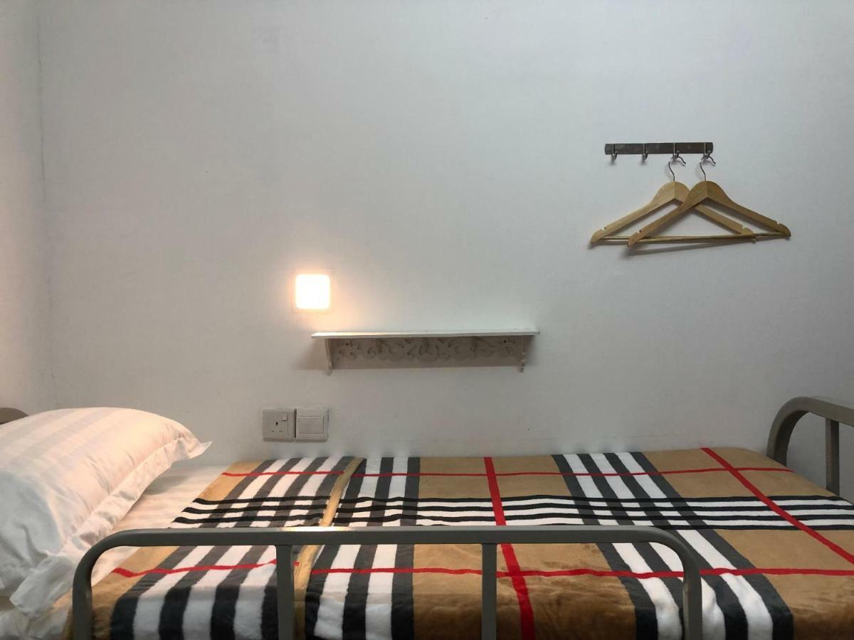 Oss Backpackers Hostel