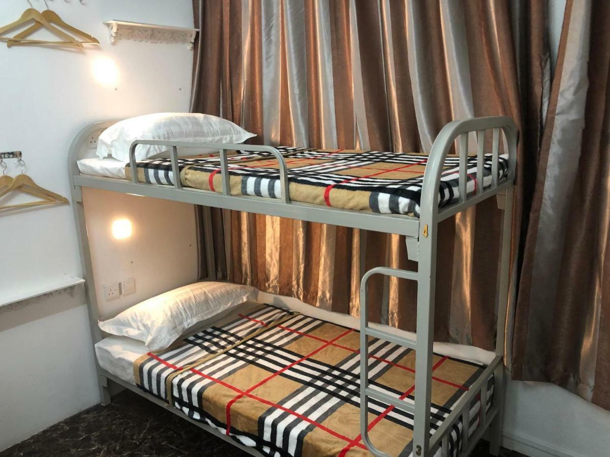 Oss Backpackers Hostel *