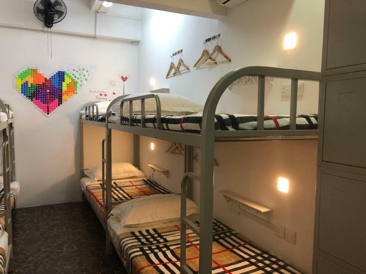 Hostel Oss Backpackers *
