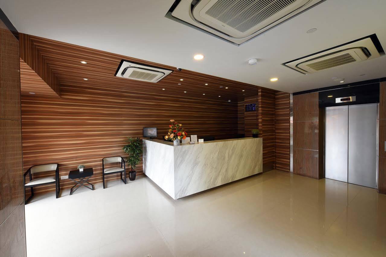 Ibis Budget Crystal Singapore