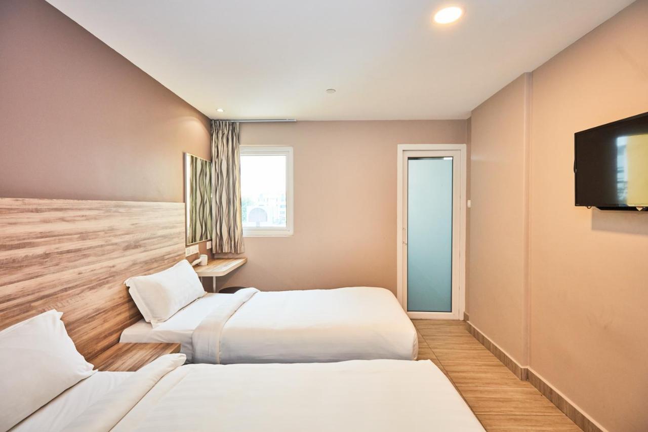 Ibis Budget Crystal Hotel 2*