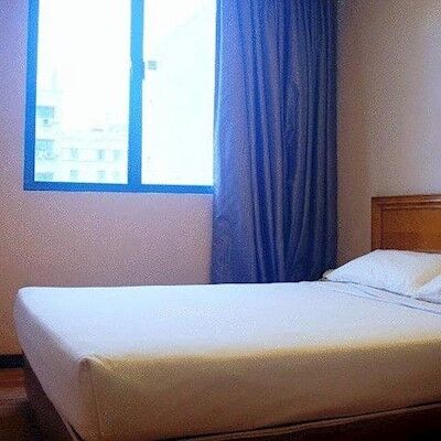 81 Premier Hollywood 2* Singapore