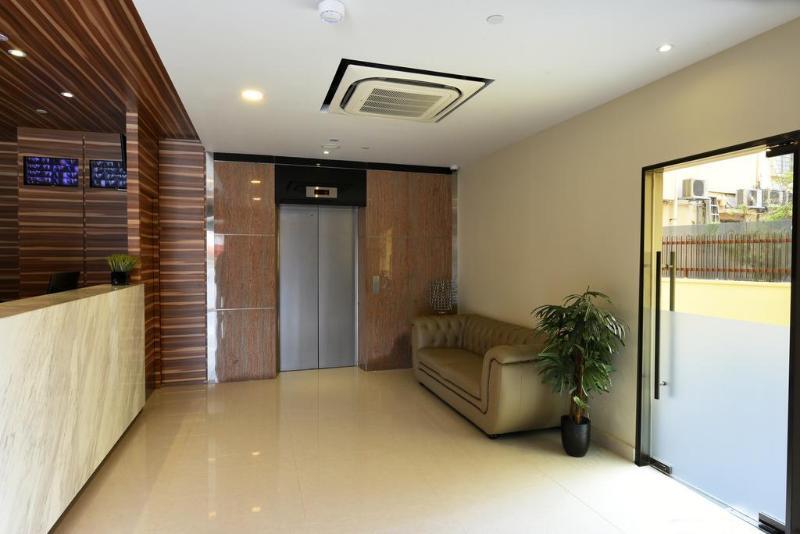 Ibis Budget Crystal 2*