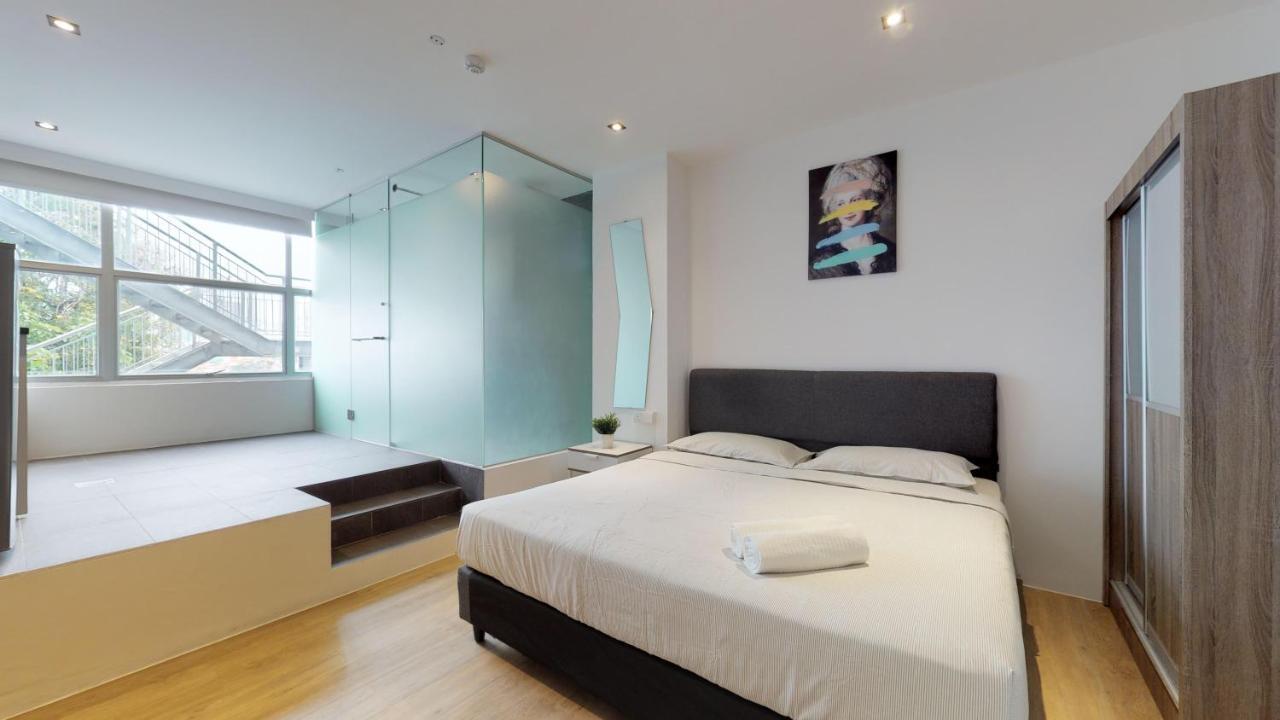 International Service At Raeburn Park Apartment