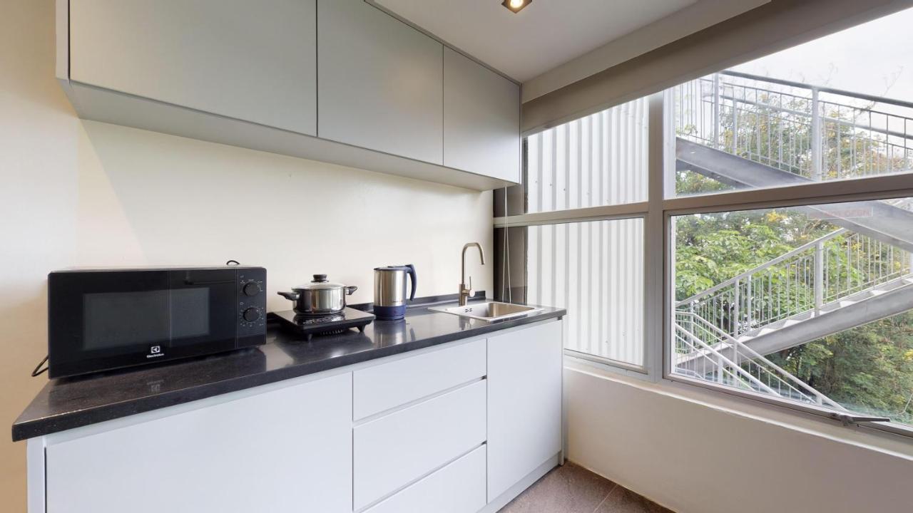 Apartment International Service At Raeburn Park